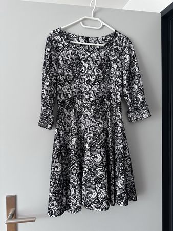 Damen Kleid schwarz weiss mit Spitzenmuster Grösse S