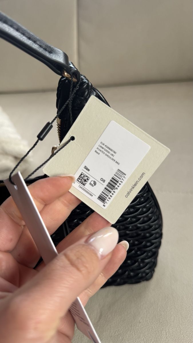 Calvin Klein Borse da donna: CK Pleated Shoulder Bag – Nuovo e nell'imballaggio originale da Surcasti venduto da Lenkita 4