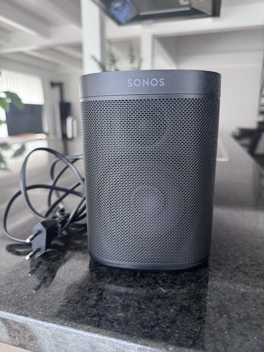 Sonos Casse acustiche: Sonos One SL Lautsprecher schwarz defekt – Usato da Luzern venduto da raquel.m