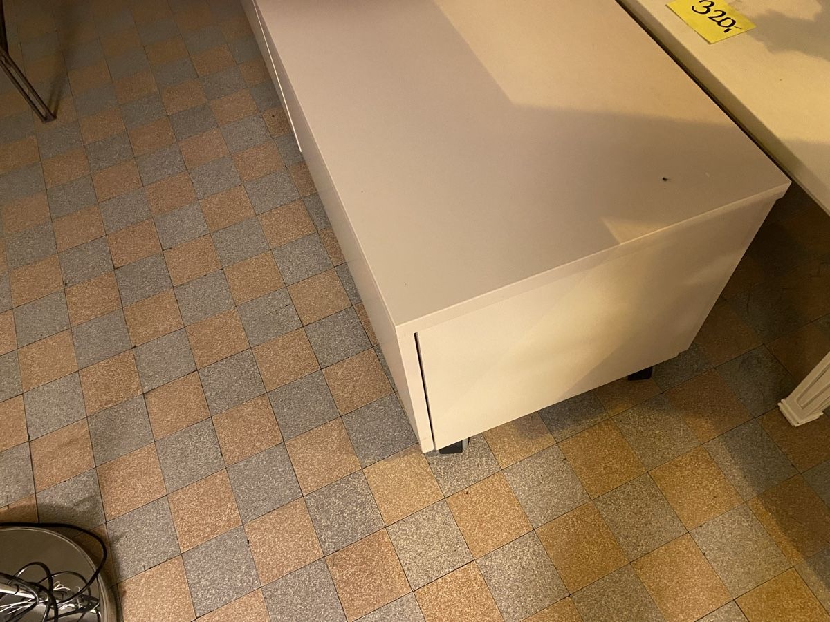 Mobili TV: Tv Möbel neu b140 t45 h45cm ca – Nuovo (secondo la descrizione) da Ettingen venduto da inf_vhc7 2