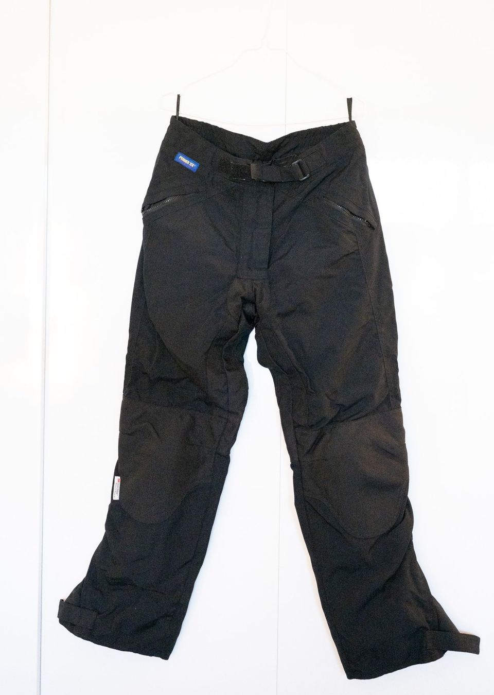 Pantaloni: Motorradhose mit Knieprotectoren. Schwarz. Gr. M – Usato da Tuggen venduto da smilesmile