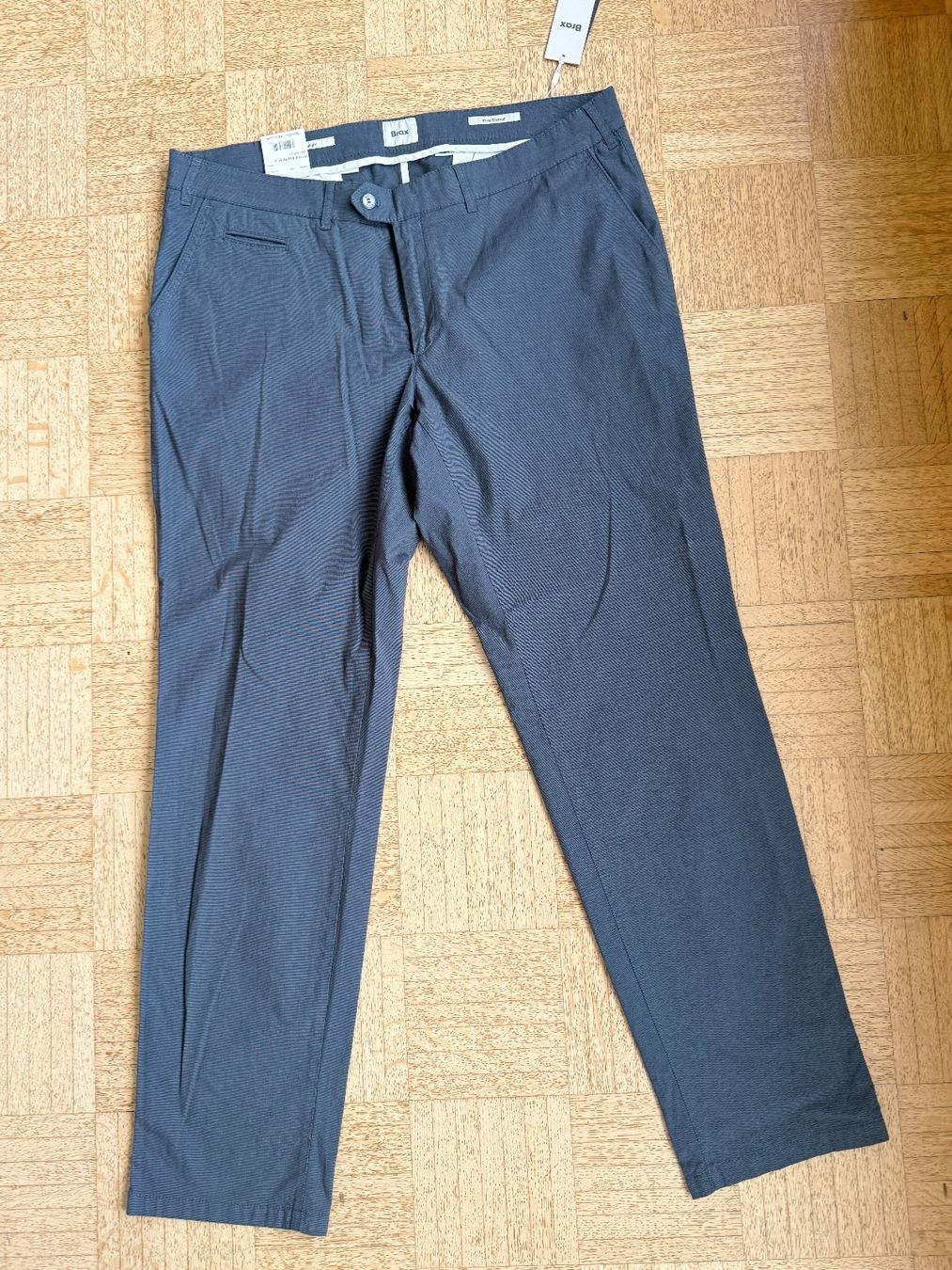 Brax Pantaloni: 3 Hosen von Brax neu – Nuovo e nell'imballaggio originale da Zürich venduto da bluebirdmon 4