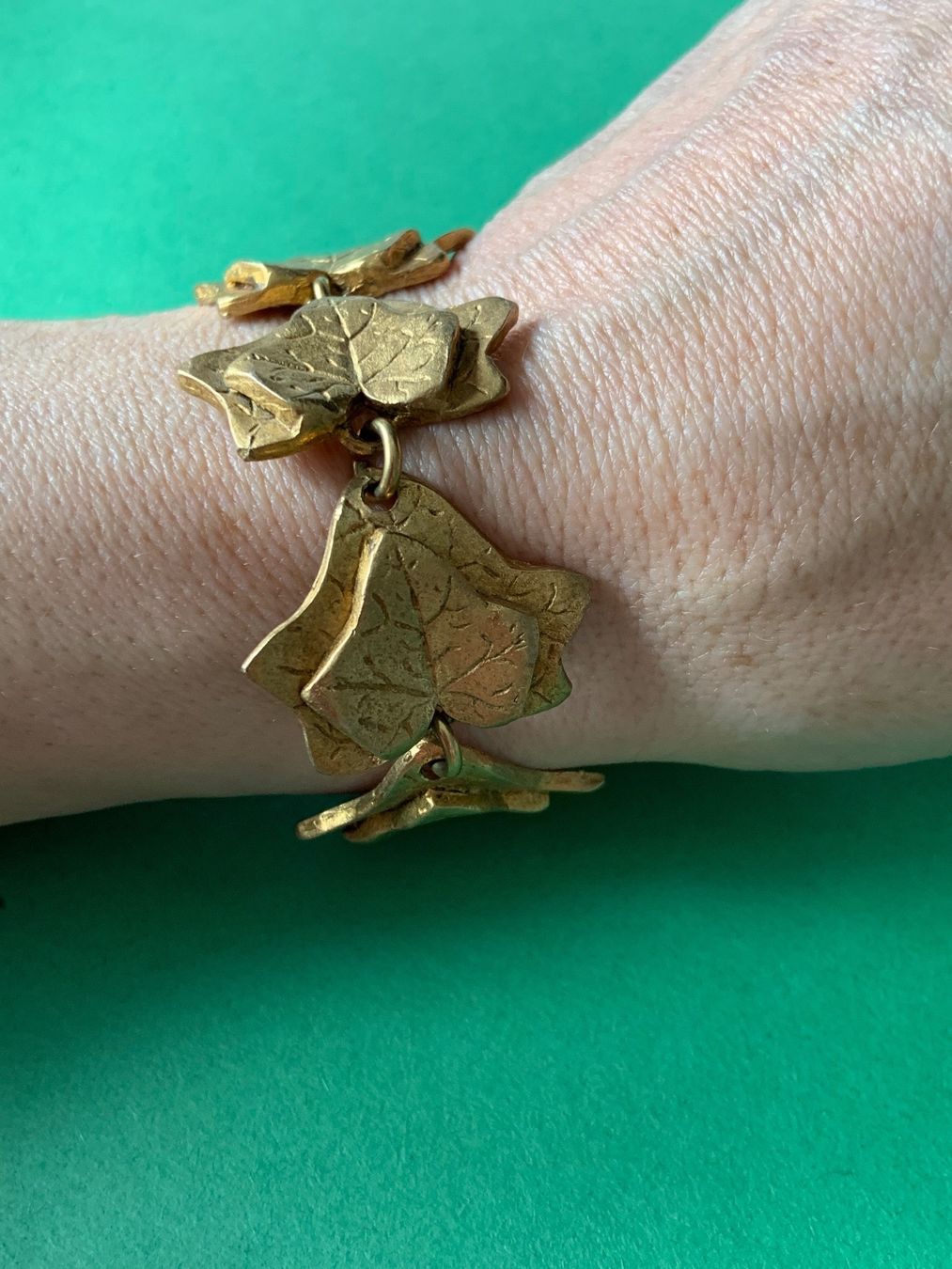 Bracciali & Braccialetti: Armband goldiges Efeu Blatt – Usato da Dittingen venduto da Bijoubelle 2