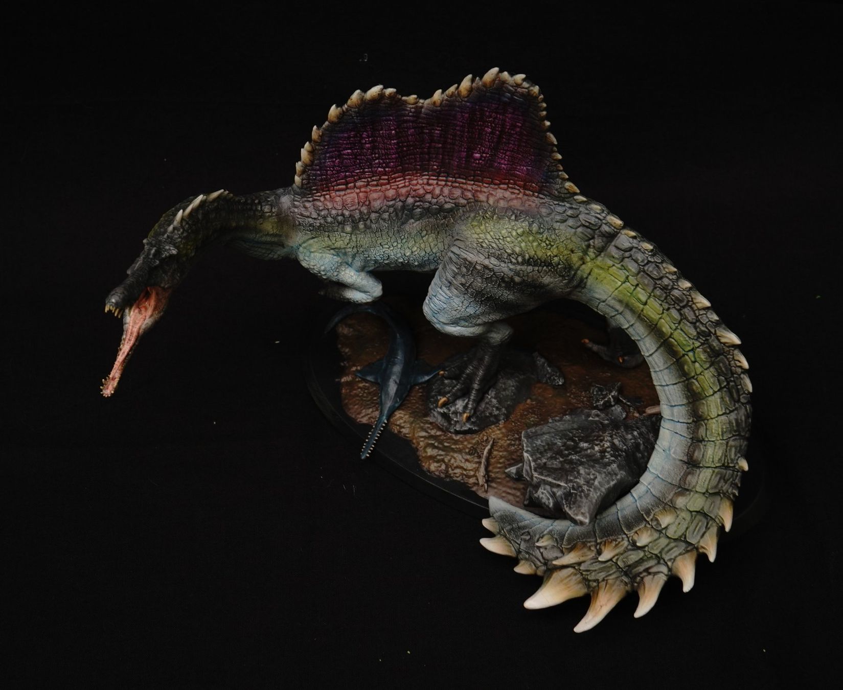Statuette: Fantasy Spinosaurus  Dinosauria – Usato da Selzach venduto da Ataraxus 8