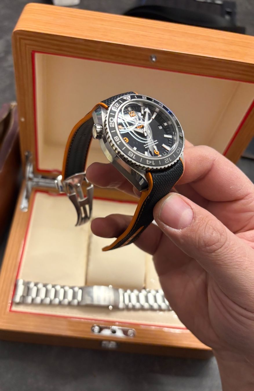 Omega Orologi: Omega Seamaster Planet Ocean GMT  232.30.44.22.01.002 – Usato da Hunzenschwil venduto da gen_c79v 2