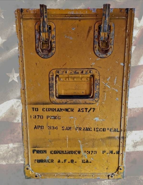 Armi bianche: Caisse militaire US vintage métal – Usato da La Rippe venduto da Zippette 1
