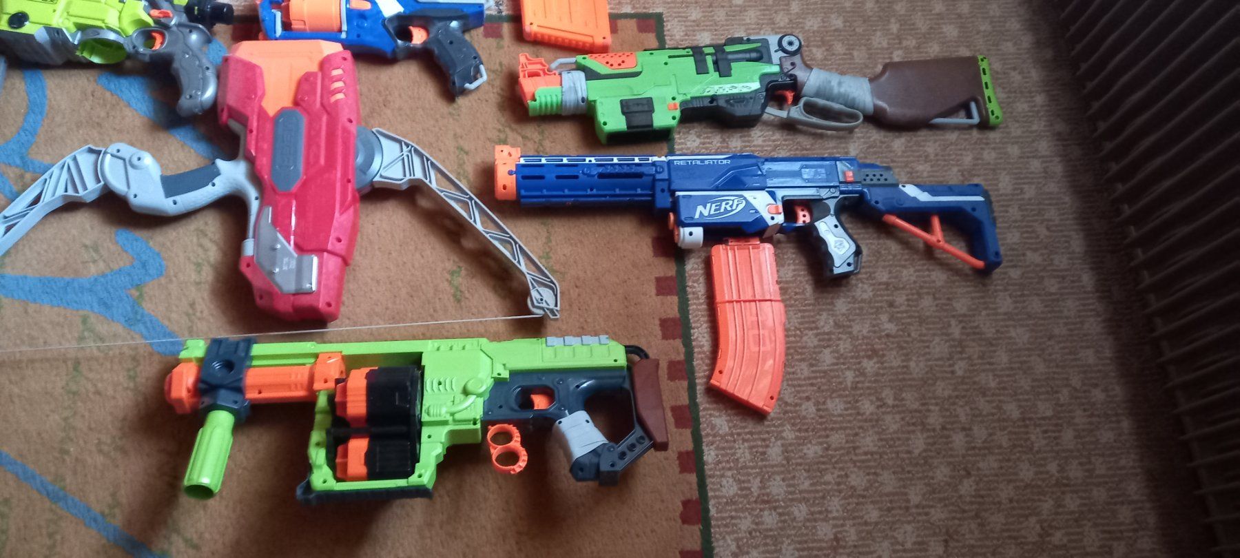 Nerf Giocattoli: Diverse Nerf Blaster. – Usato da Unterägeri venduto da ric_cmx2 2