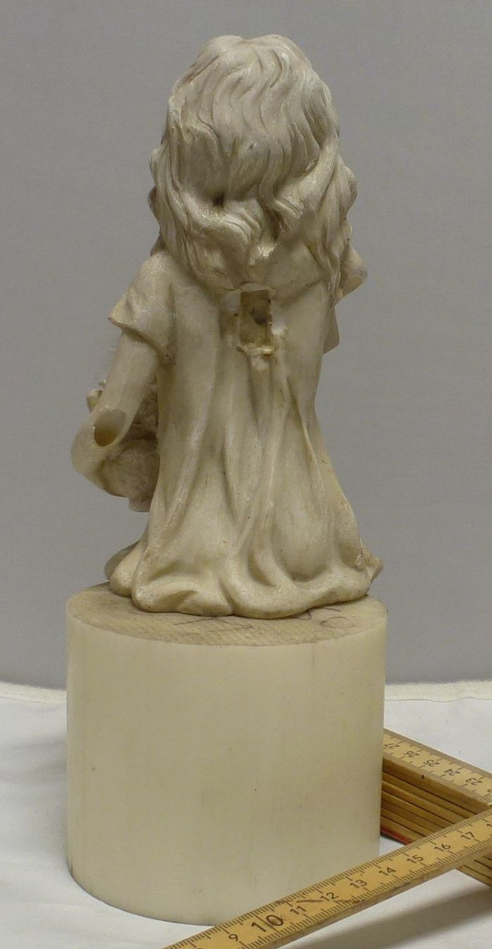 Statuette: Engels-Dame Sitzend ohne Flügel – Usato da Murgenthal venduto da B.StM 2