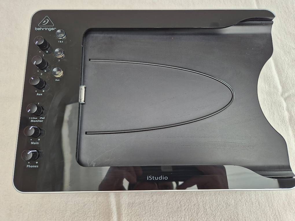 Strumenti musicali: Behringer iStudio iS202 – Usato da Court venduto da famille_schaer