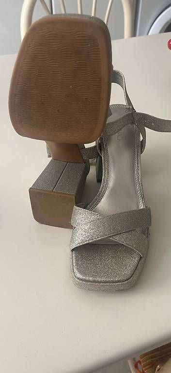 Damenschuhe: Plateau Sandalen – Gebraucht aus Wil SG von smu_l76j 1