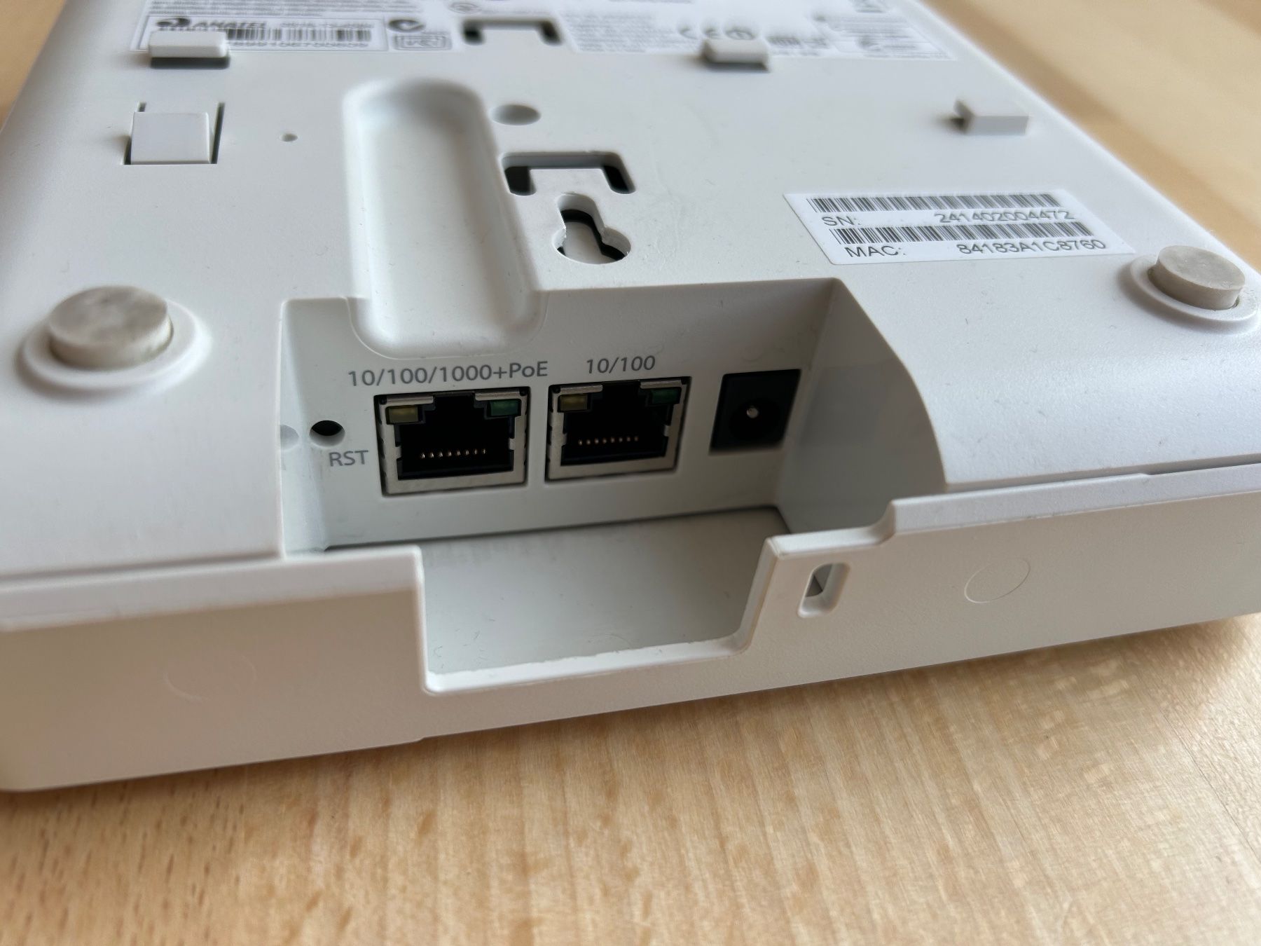 Modems & Router: Ruckus ZoneFlex 7372 Wireless Access Point (WLAN) – Gebraucht aus Bremgarten AG von Auctionforyou 3