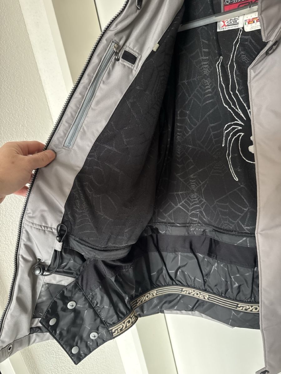 Spyder Vestes: SPYDER       SKI    -    JACKE      GRÖSSE     50 – D'occasion à Wetzikon ZH par philippe_22 8