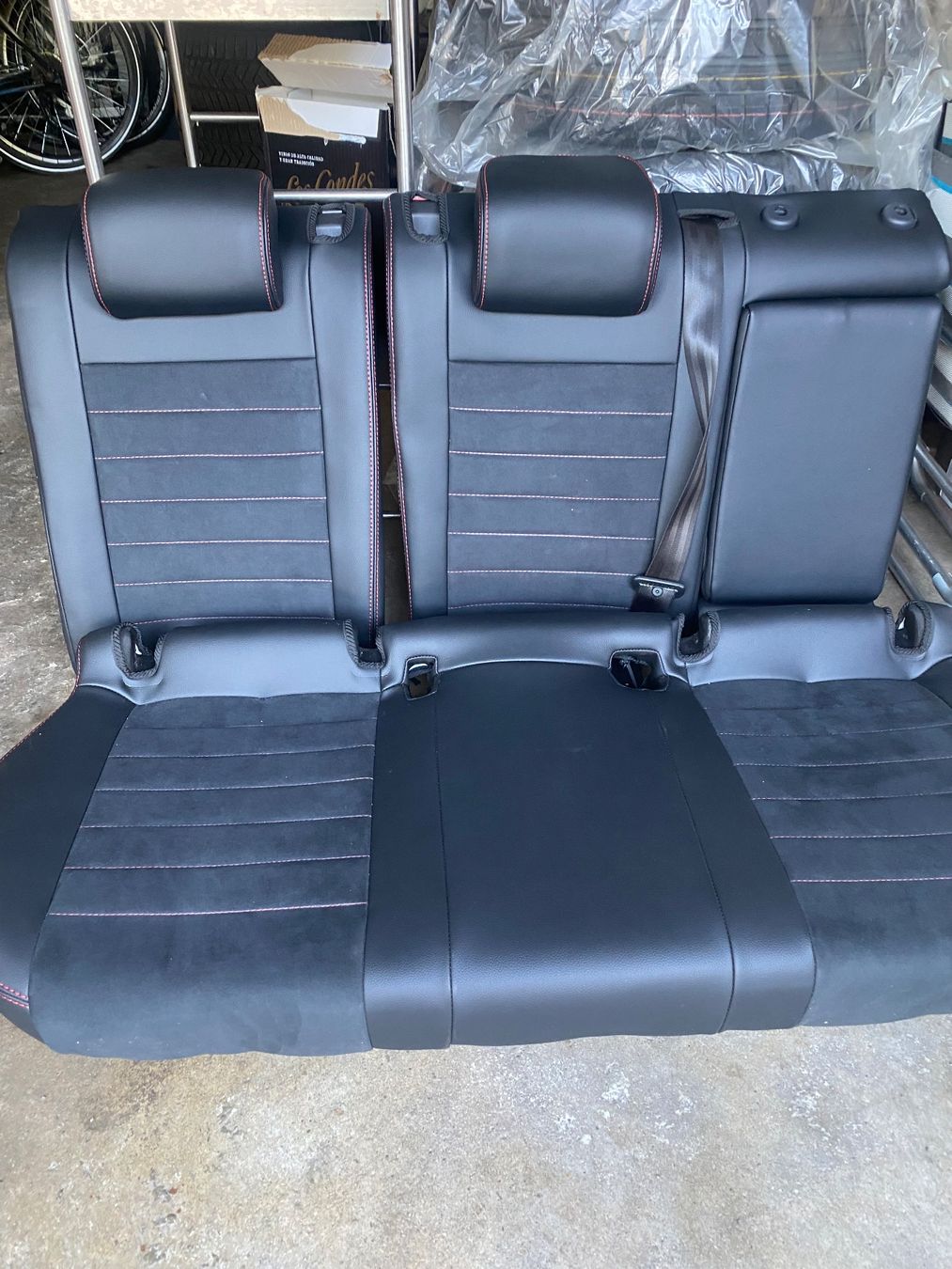 VW Tutti pezzi di ricambio auto: VW Golf 7 Rücksitz – Usato da Buchs AG venduto da tom8 1