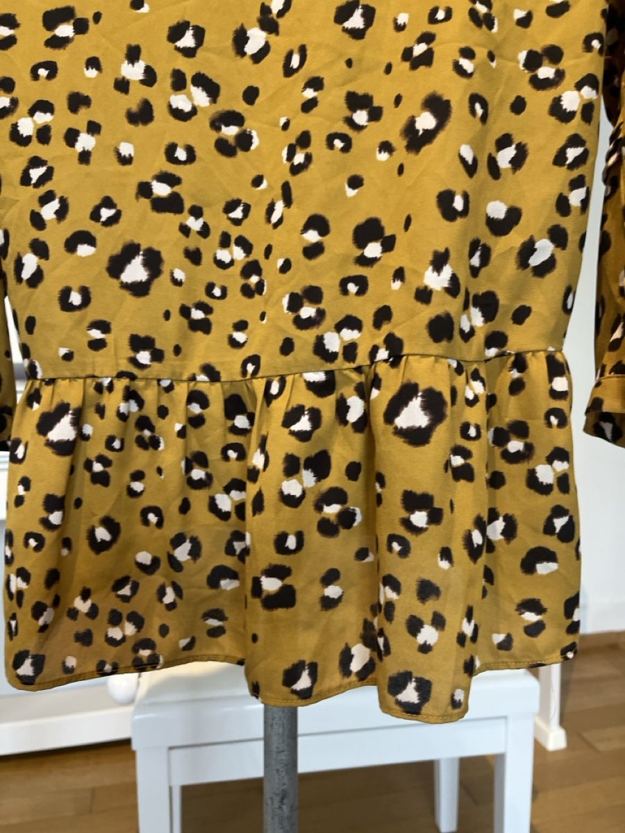 Zara Chemisiers: Zara Basic Bluse,Leopardenmuster, Ocker, S – D'occasion à Solothurn par Bobesch08 4