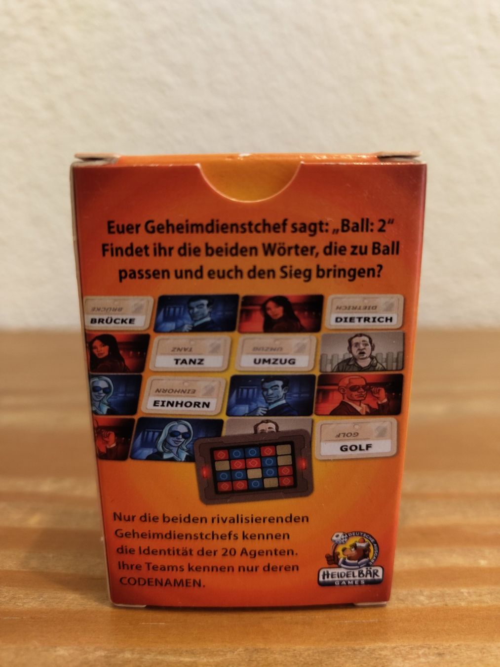 Spiele: Codenames - mini Version – Gebraucht aus Niederrohrdorf von  1