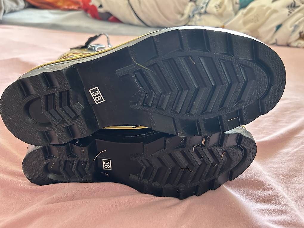 Chaussures femmes: Gummistiefel Grösse 38 – Neuf avec emballage d'origine à Sarmenstorf par ramoeneli 1