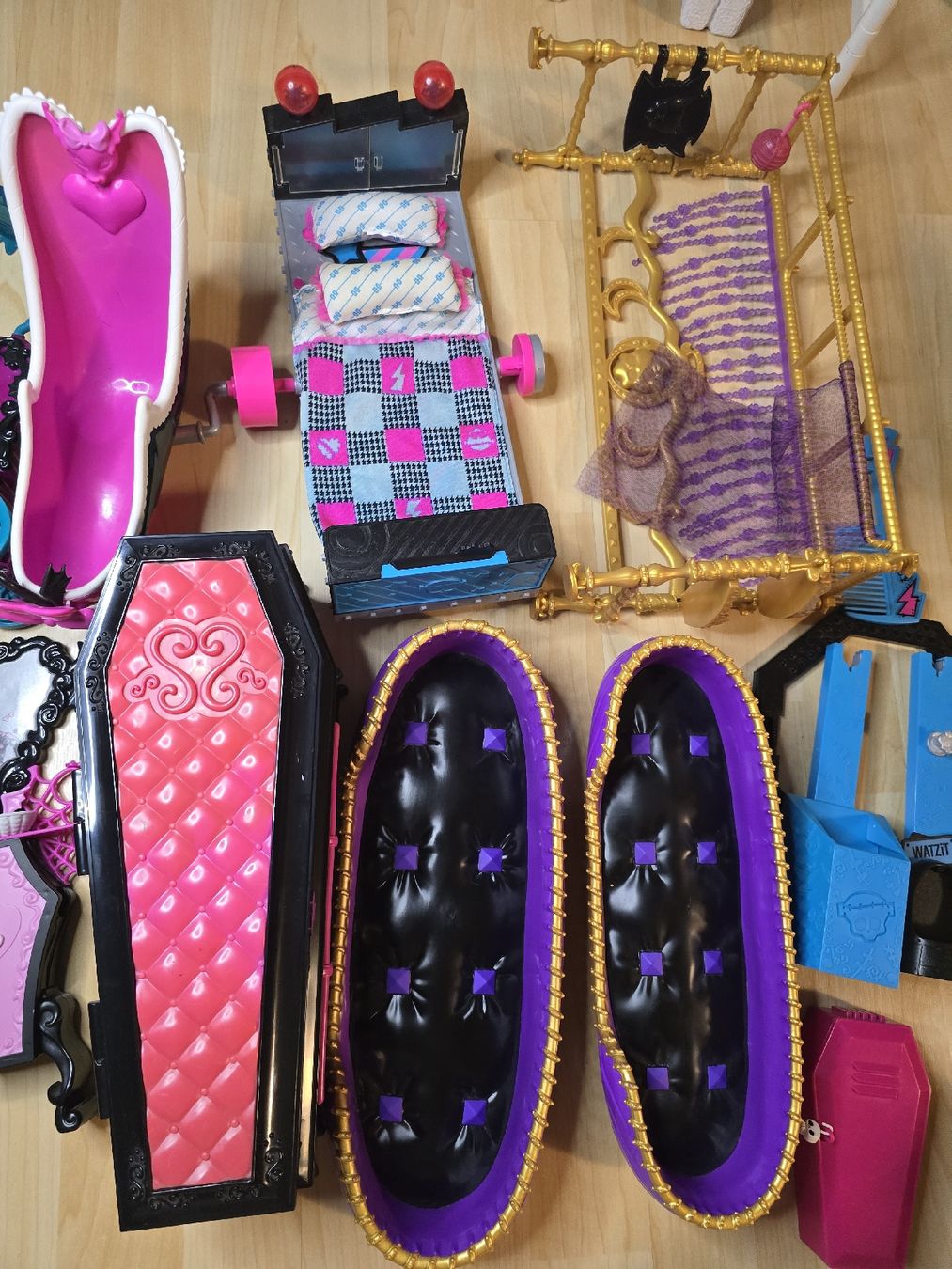 Giocattoli: Monster High Möbel – Usato da Büsserach venduto da sobis.trade 2