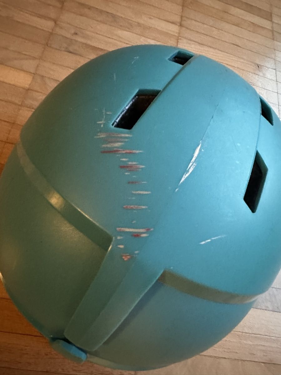 Decathlon Caschi: Skihelm Kinder – Usato da Zürich venduto da chemostat 3