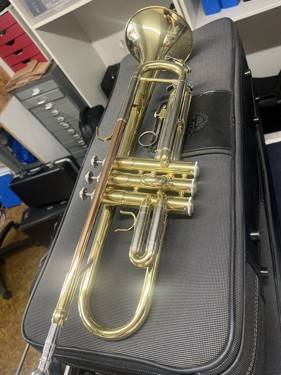Strumenti musicali: Bb Trompete – Usato da Burgdorf venduto da kla_r5tf