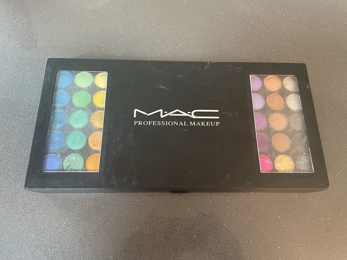Maquillage: Lidschattenpalette – D'occasion à Müllheim-Dorf par Wilernaescht