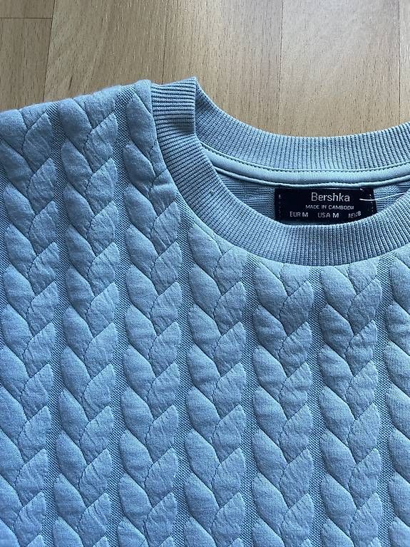 Pulls & Sweat-shirts: Pullover cropped M – D'occasion à Itingen par alexasoldie 1