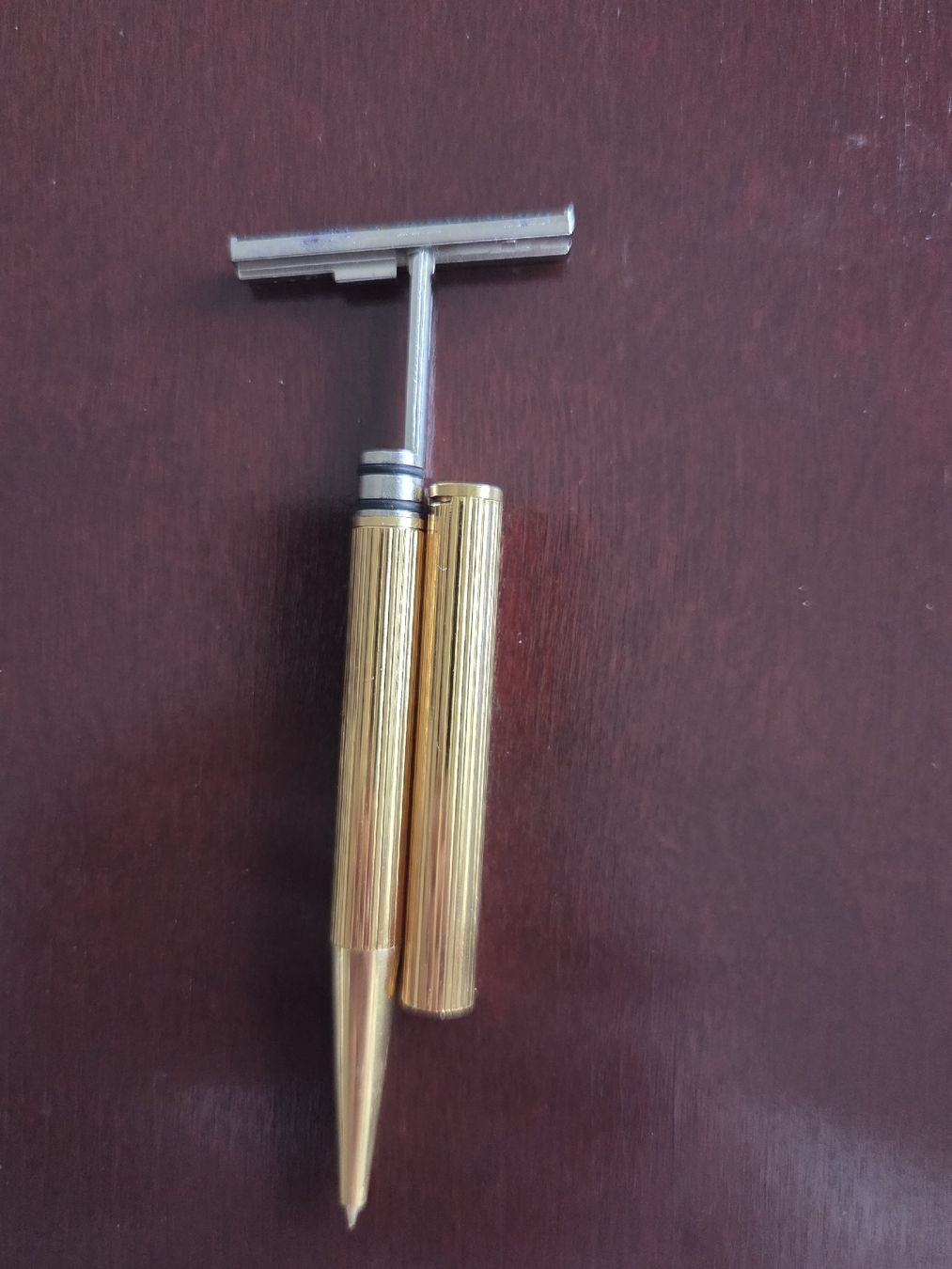 Penna & Evidenziatori: Goldener Kugelschreiber & Stempel mit Gravur  – Usato da Riehen venduto da Bs75 1