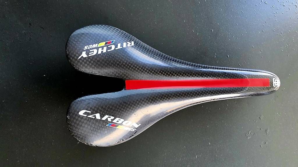 Pièces détachées: Sattel aus carbon – D'occasion à Olten par jean.f