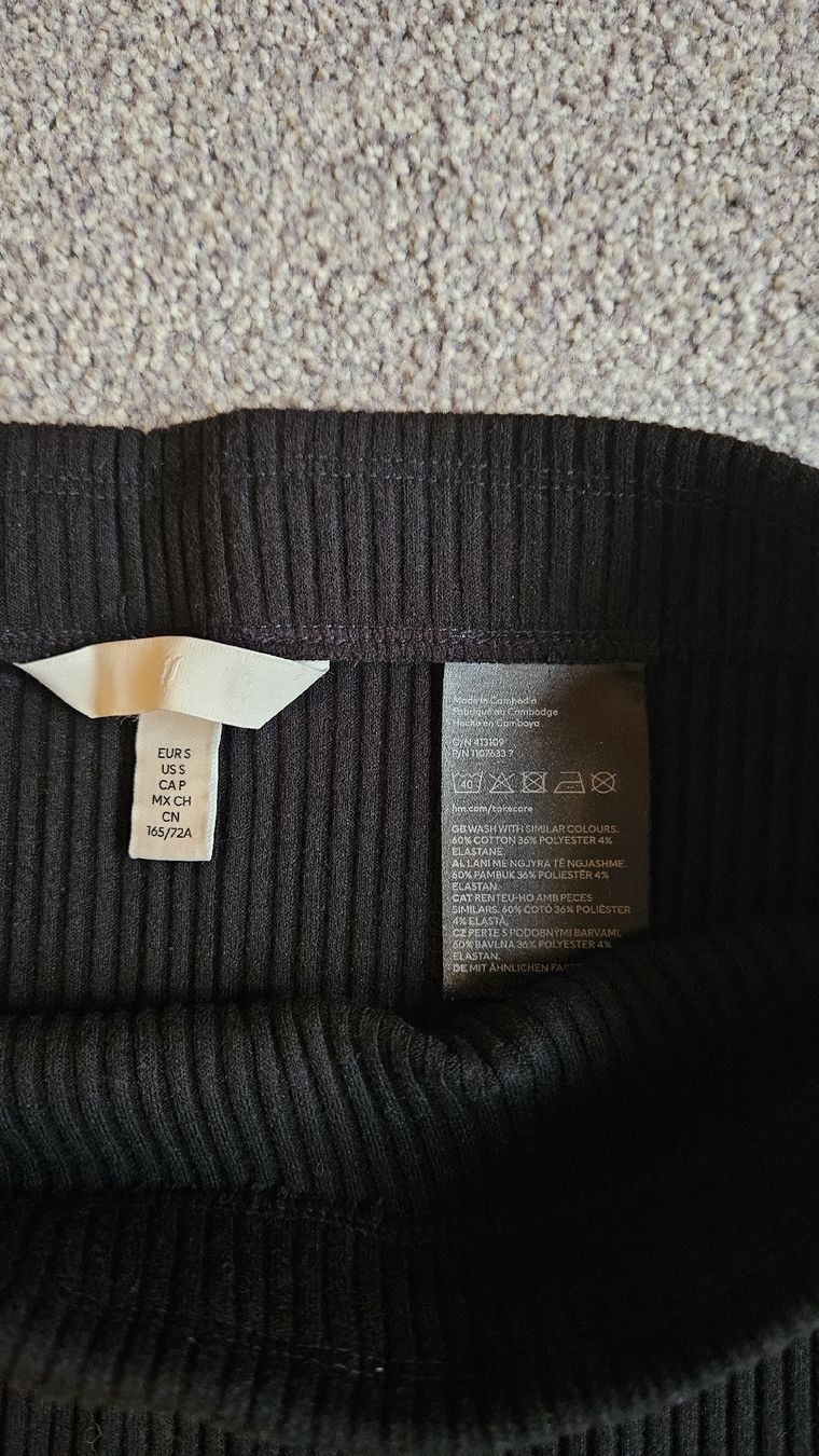 H&M Gonne: Schwarzer Rock von H&M – Usato da Sax venduto da Kieselstei 1
