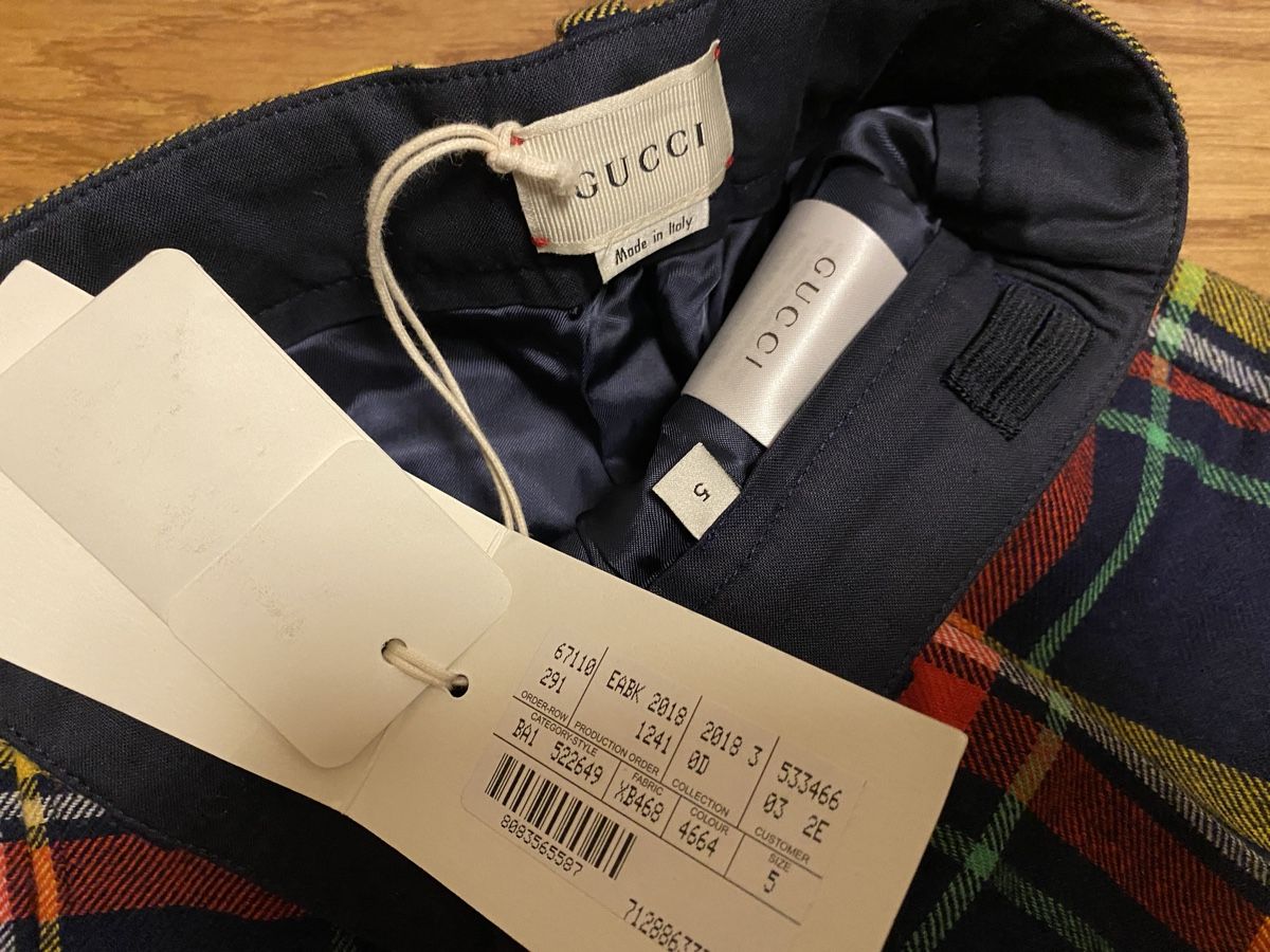 Gucci Pantaloni: Gucci Kinder-kurzehose Gr. 110 – Nuovo e nell'imballaggio originale da Genthod venduto da Tidus04 2