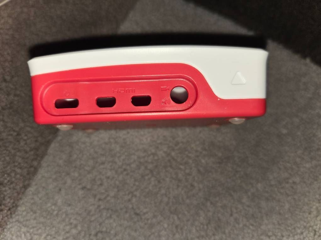 Custodie: Raspberry Pi Gehäuse - Rot/Weiss, Modell 4 (Original) – Usato da Chur venduto da mchermann