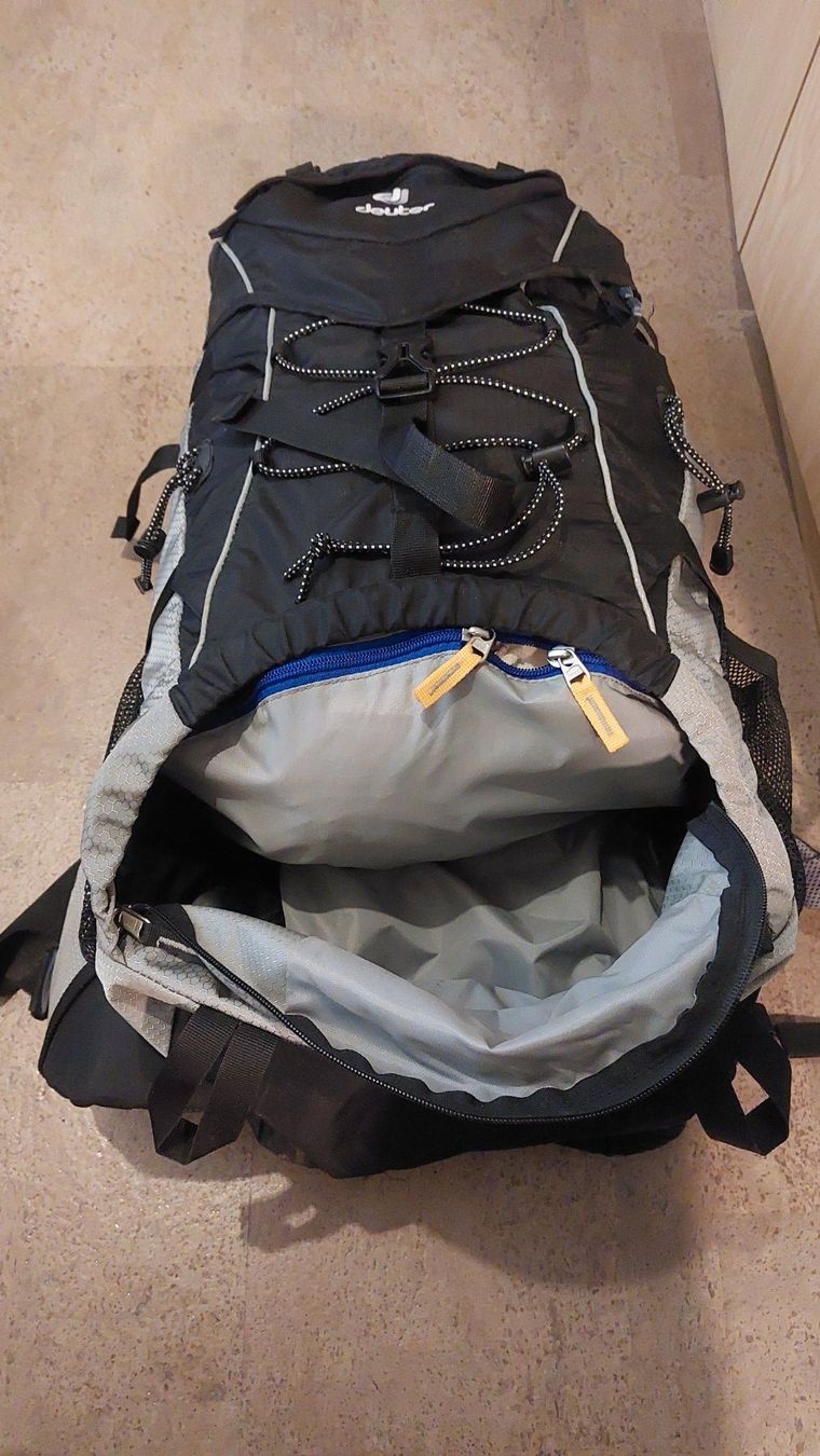 Deuter Rucksäcke: Deuter Wanderrucksack Act Lite 40 + 10 – Gebraucht aus Visp von WinWin247 1