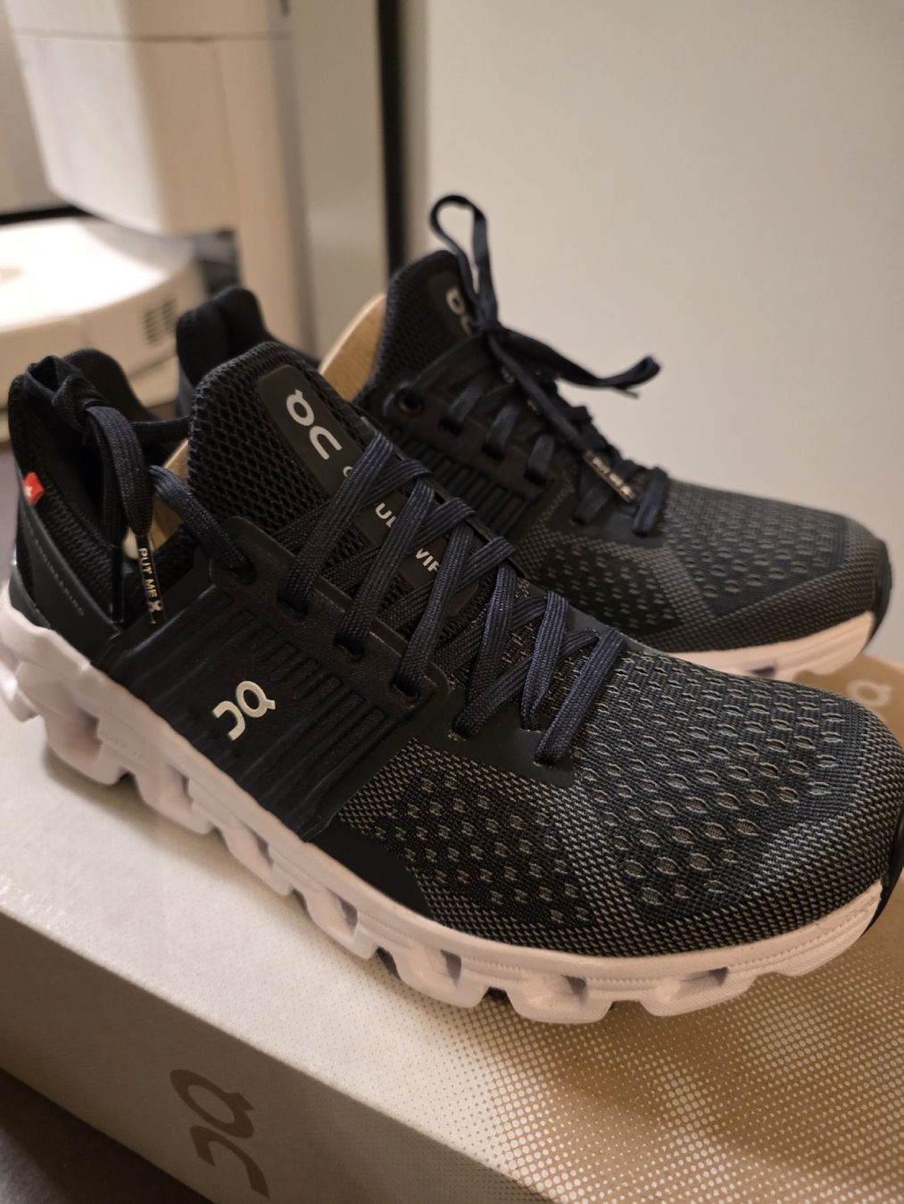 Scarpe da uomo: On Cloudswift Black Rock Gr. 37.5 Neu – Nuovo e nell'imballaggio originale da Zürich venduto da qer_2t8q 2
