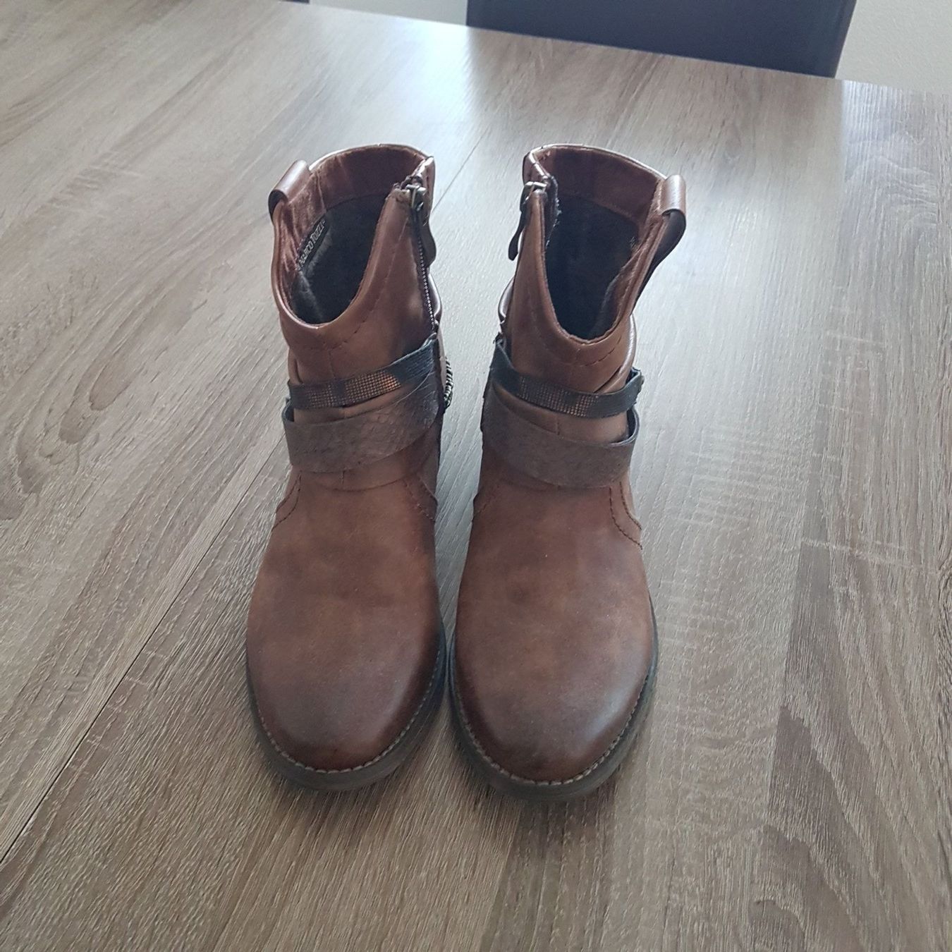Dosenbach Scarpe da donna: Siefeletten – Usato da Altishofen venduto da Simba220 1