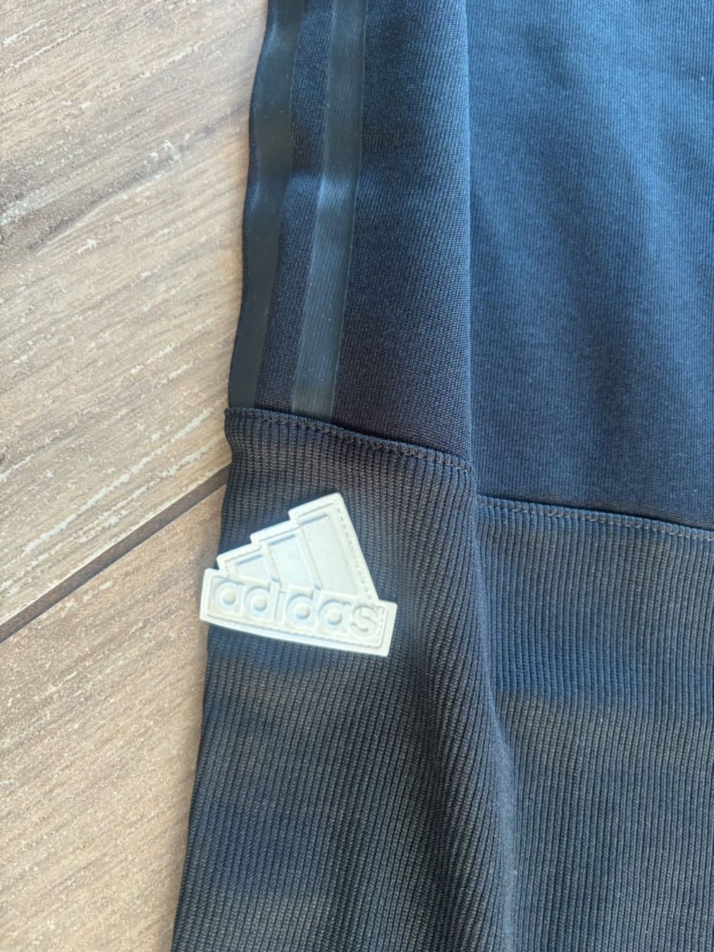 Adidas Pantaloni: XL__adidas_NEU_LP 85 sfr – Nuovo e nell'imballaggio originale da Versegeres venduto da kista 4