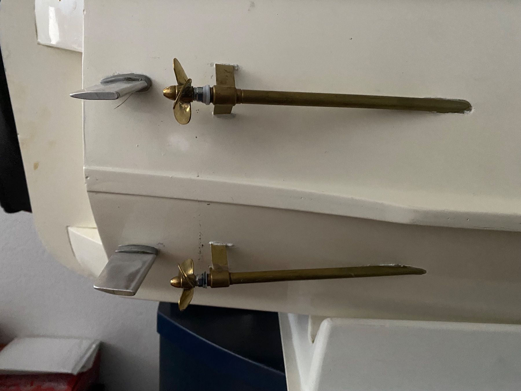 Modellismo RC: RC Motoryacht Broom 44 – Usato da Frutigen venduto da urs_bgh7 6