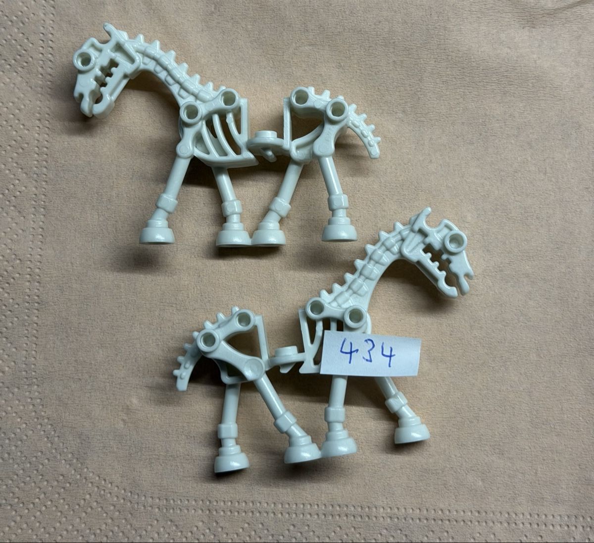 Lego Giocattoli: 2 Stück  Lego Skelett Pferde, Knochenpferde. – Usato da Rheinfelden venduto da zim_2hqc 1