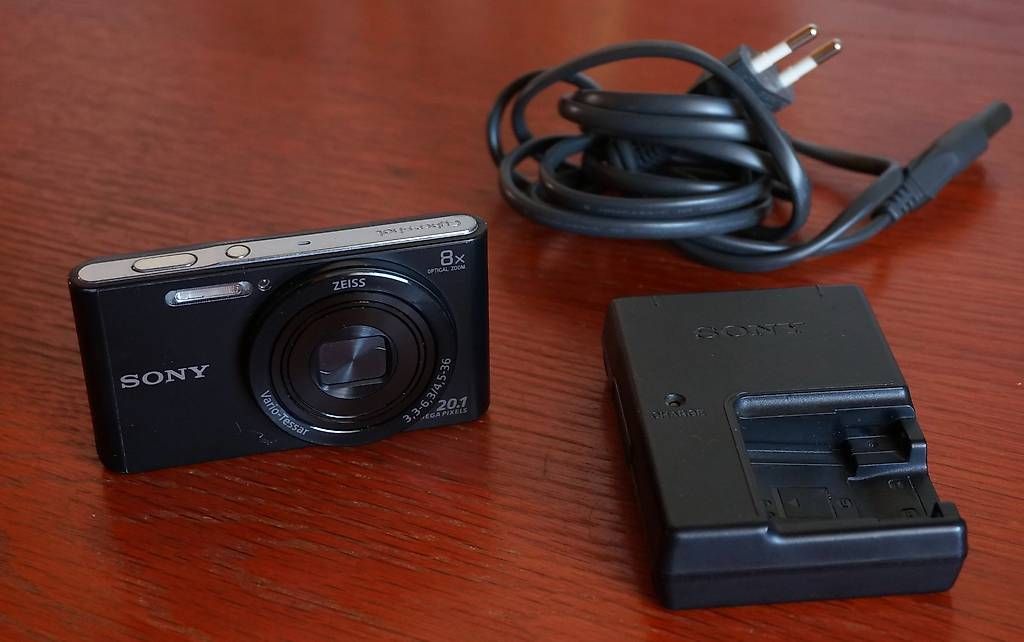 Sony Fotocamera: Sony  DSC W830 super kompakte Reisekamera 20.1MP TOP – Usato da Spreitenbach venduto da Salesmanship