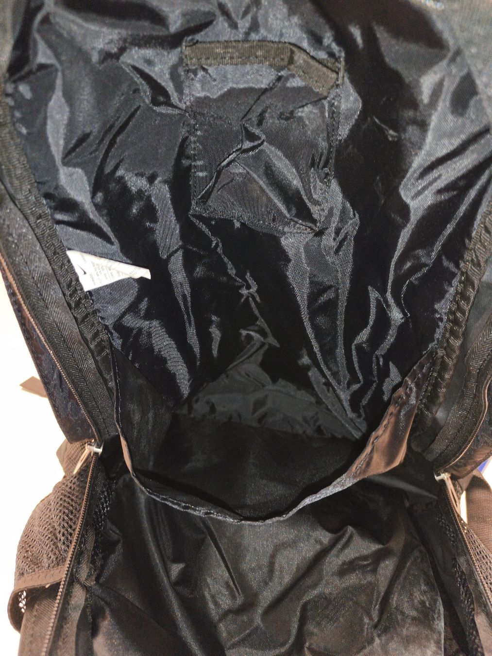 Nike Zaini: Nike Rucksack schwarz-grau, (em77) – Usato da Künten venduto da Schnaepplihuus 4