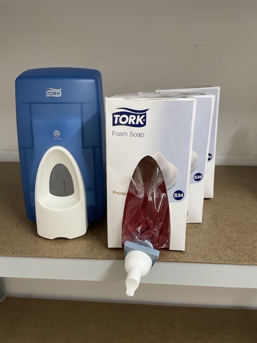 Portasapone: Tork Schaumseifen-Spender blau – Usato da Oensingen venduto da marijadavide