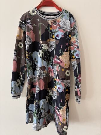 Tolles Kleid Gr. 134/140, Molo