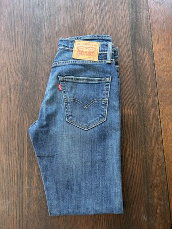 Levis 512