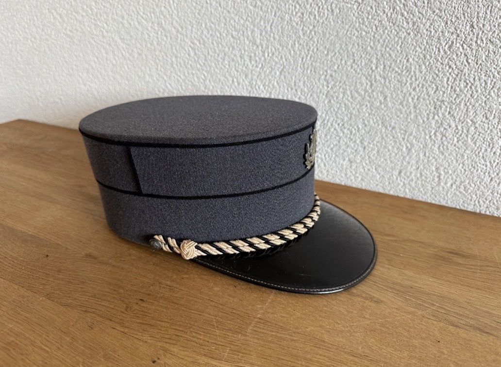 Schweizer Armee Copricapi, berretti & cappellini: Vintage Swiss Military Cap  – Usato da Zürich venduto da Melina.A 1