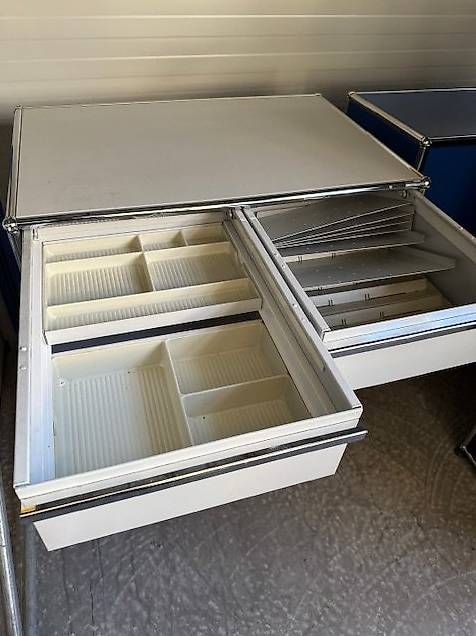USM Cassettiere: USM Orga Möbel, lichtgrau, gebraucht – Usato da Lenzburg venduto da Buerokonz 2