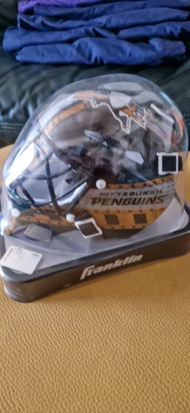 Dipinti: Mini helmet NHL signé par NEDELJKOVIC – Nuovo e nell'imballaggio originale da Lutry venduto da SwissBBCards 1