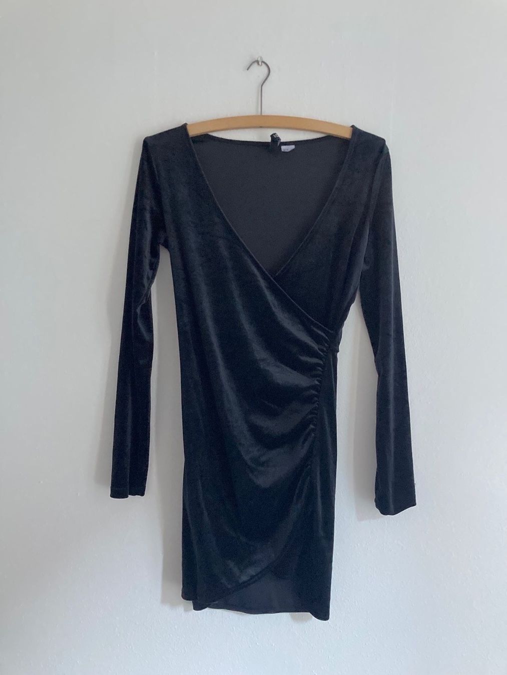 H&M Vestiti: H&M Samt Kleid – Usato da Brione Verzasca venduto da pulci22