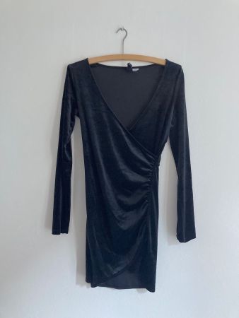 H&M Samt Kleid