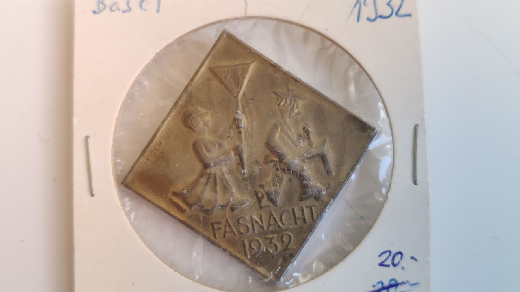 Placchette & Badge: Fasnachtsplakette 1932 Basel (W4) – Usato da Aarau venduto da bro_9zsg