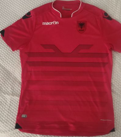 Maillot de football Albanie Macron rouge taille L comme neuf