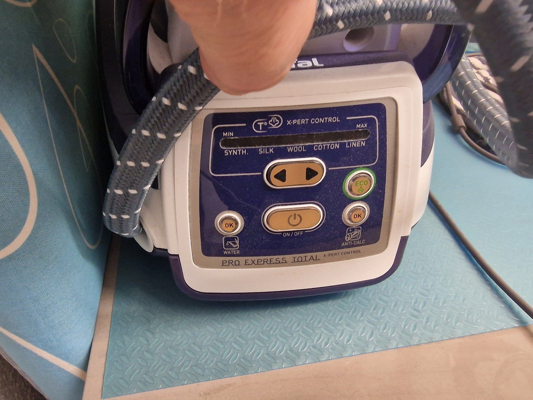 Tefal Ferri da stiro: Tefal Pro Express Dampfbügeleisen – Usato da Remetschwil venduto da bo-gru 2