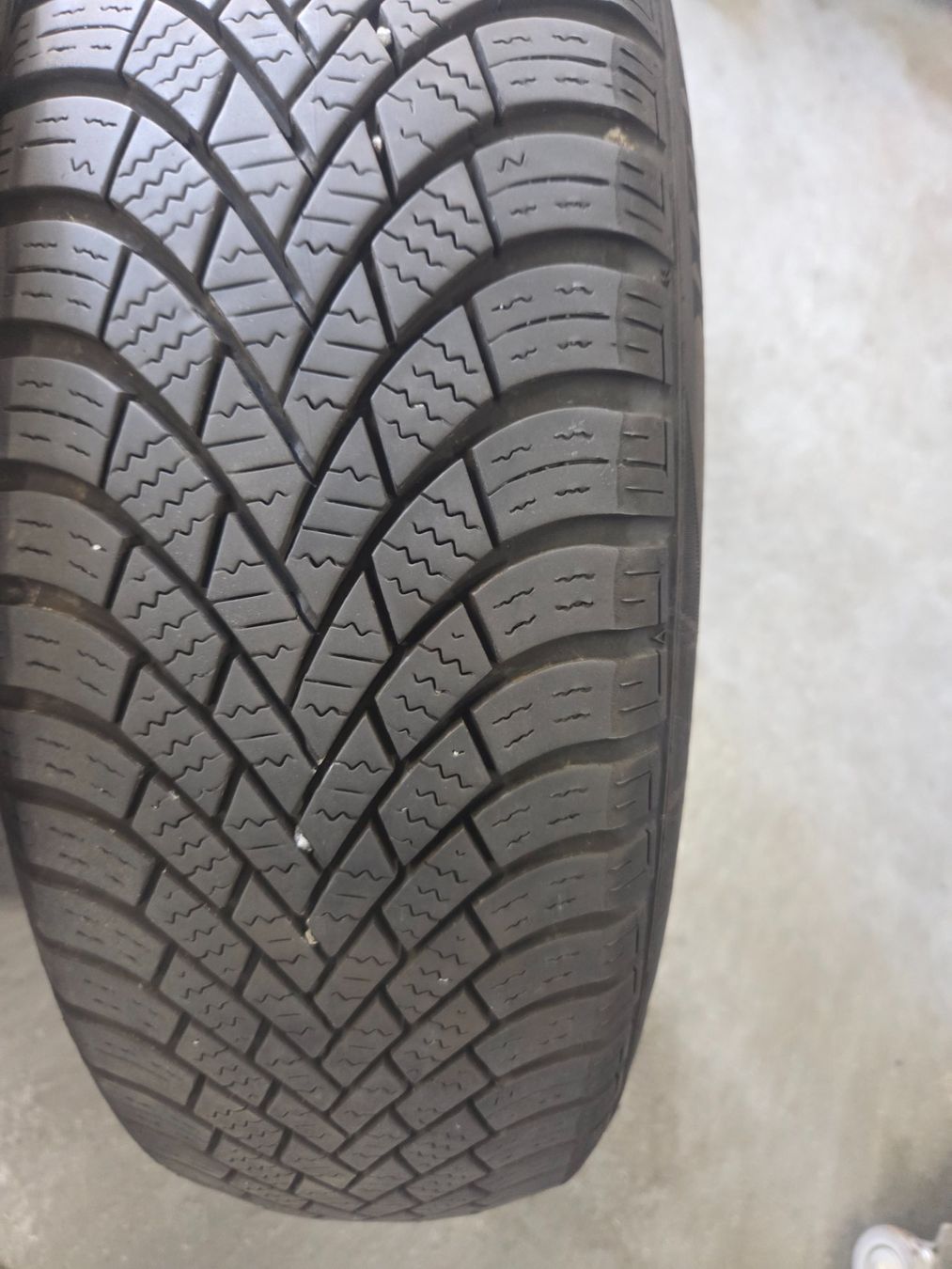 Pneus & Roues: 175 / 65  R 15   84 T – D'occasion à Fischbach-Göslikon par Emanuel.Bardhi 1